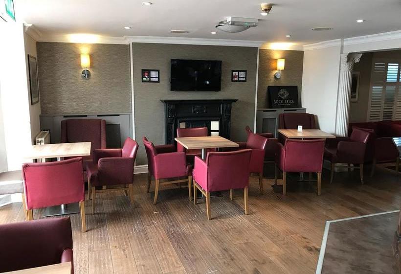 Chesters Hotel & Restaurant 1