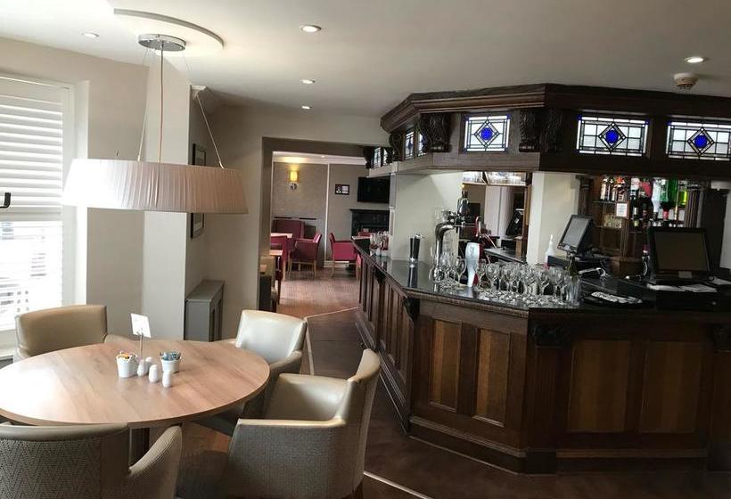 Chesters Hotel & Restaurant 3