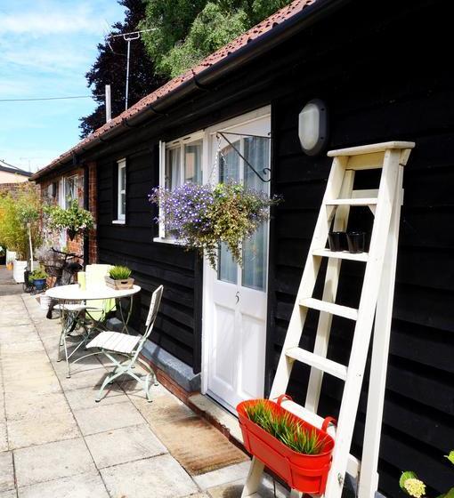 Bed and Breakfast Ship Stores Guest House