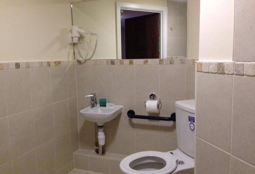 Hotel Wendover Arms 10