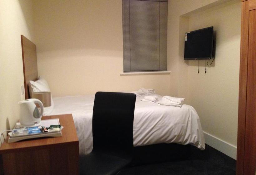 Hotel Wendover Arms 8