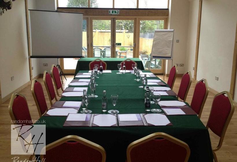 Hotel Random Hall 14