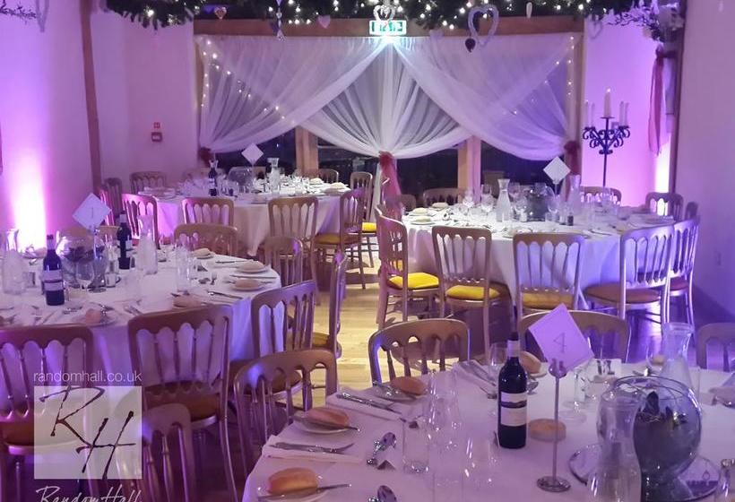 Hotel Random Hall 17