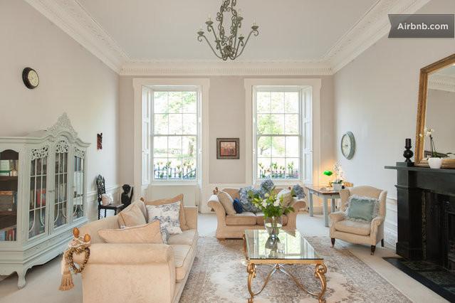 Bed and Breakfast A Room in the City West