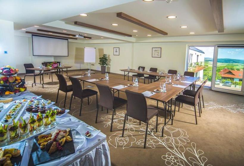 Castellum Hotel Hollóko 1