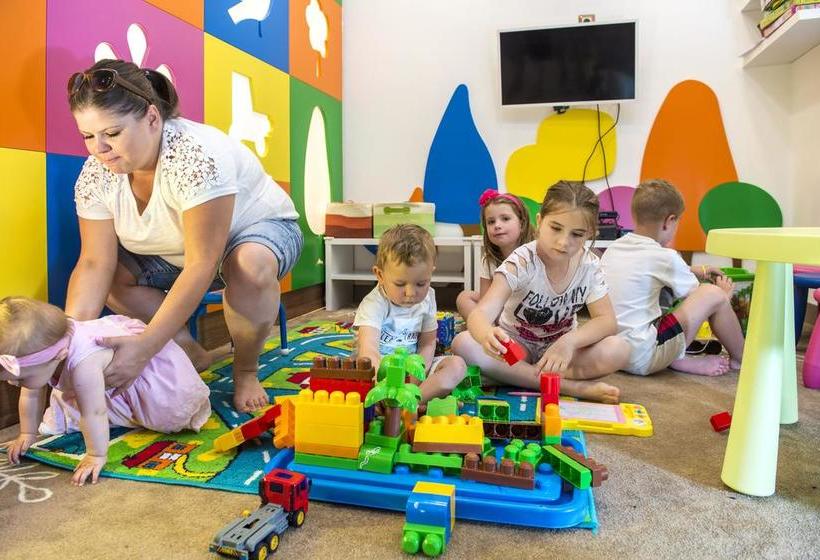 Castellum Hotel Hollóko 11