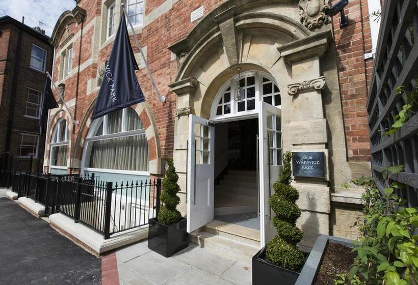 Hotel One Warwick Park