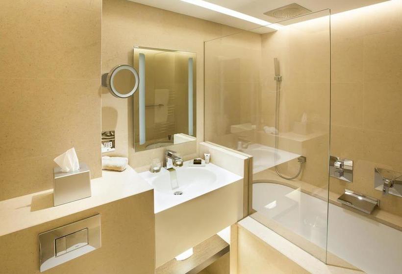 Hotel One Warwick Park 14