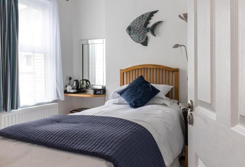 Bed and Breakfast West By Five