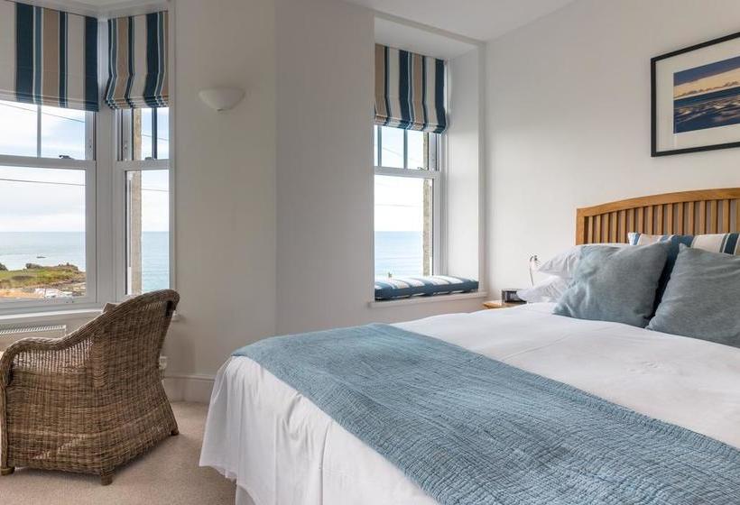 Bed and Breakfast West By Five 2