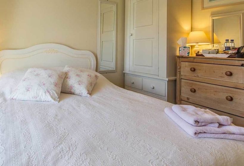 Bed and Breakfast Treweens 2