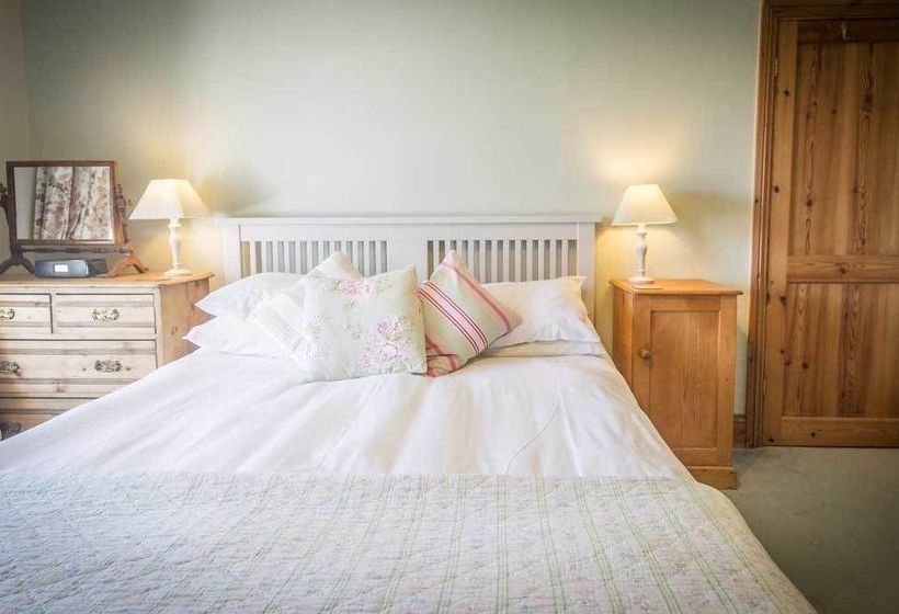 Bed and Breakfast Treweens 3