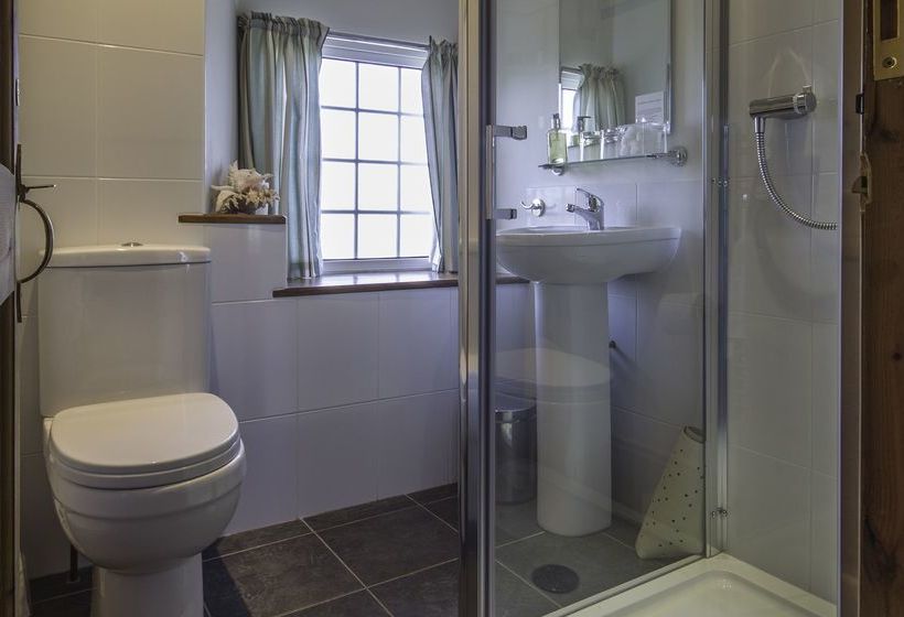 Bed and Breakfast Treweens 8