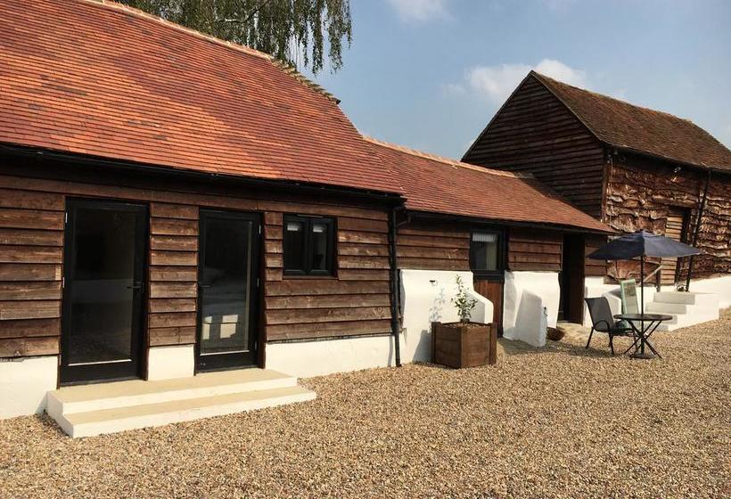 Bed and Breakfast Christmas Pie Barns 3