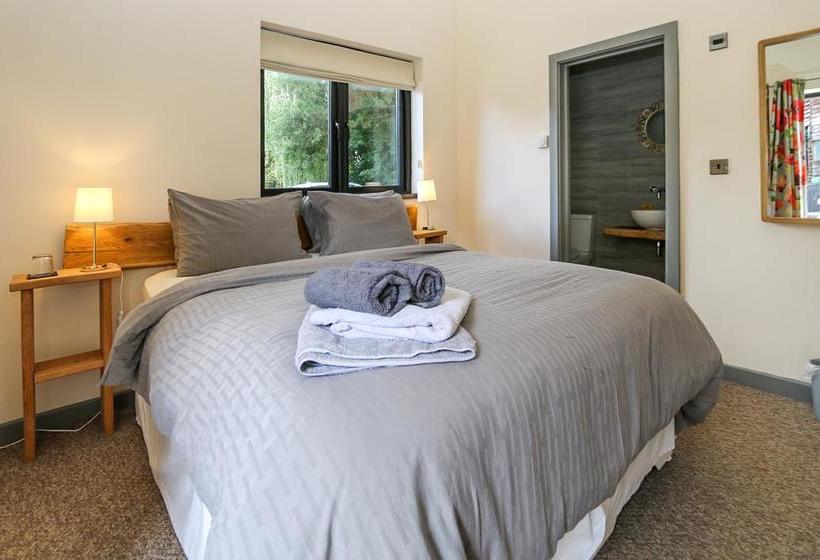 Bed and Breakfast Christmas Pie Barns 4