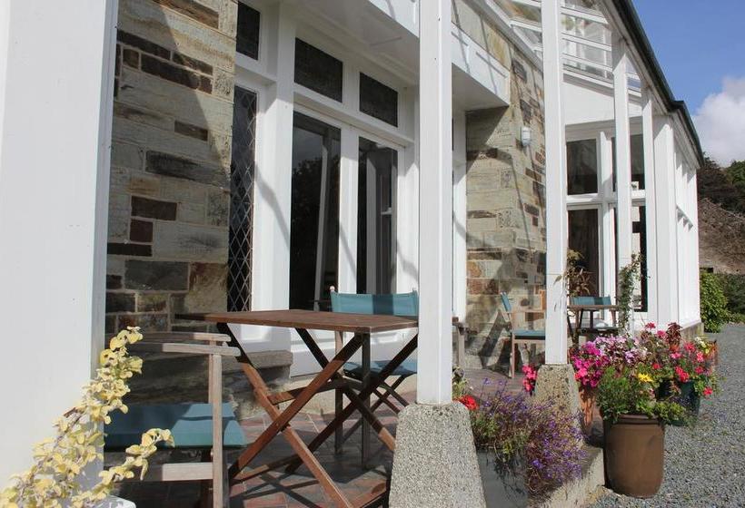 Bed and Breakfast Costislost 4