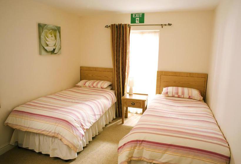 Ebury Cottages And Apartments