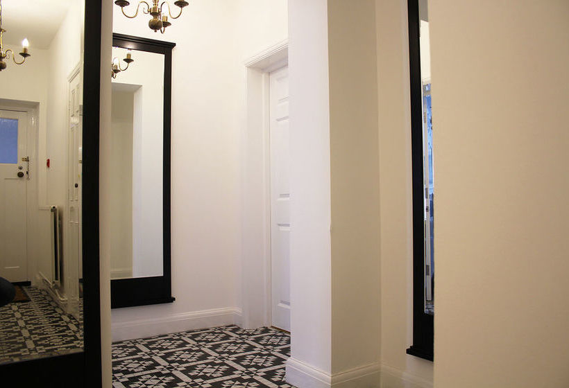 Ebury Cottages And Apartments 11