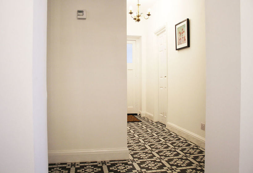 Ebury Cottages And Apartments 12