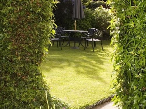 Ebury Cottages And Apartments 13