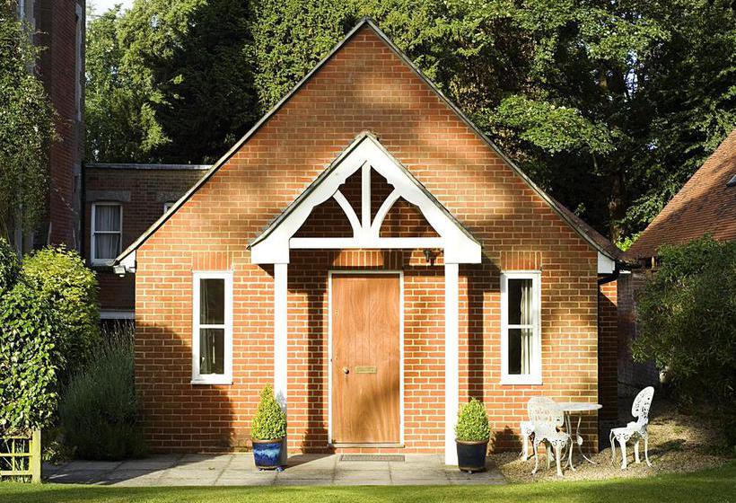 Ebury Cottages And Apartments 6