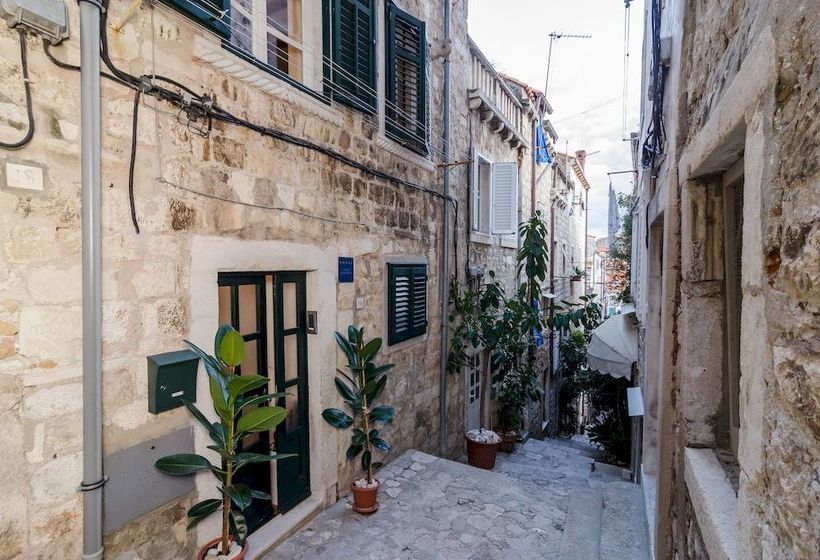 Hotel Apartments Raic