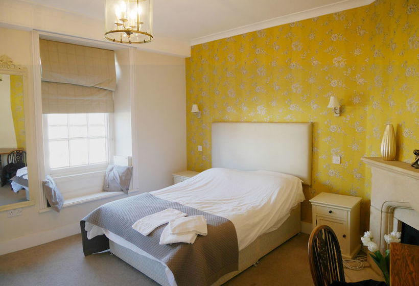 Inn The Saracens Head