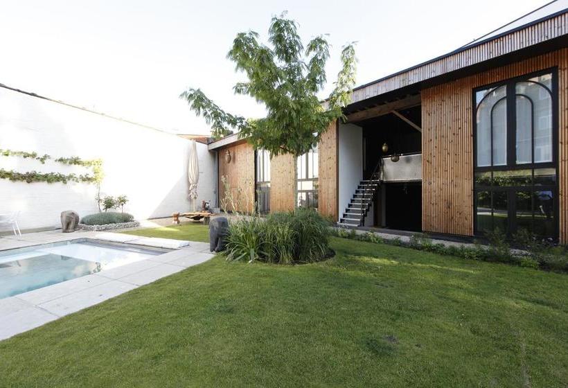 Bed and Breakfast Koto Garden Suites