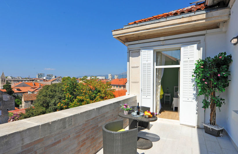 Hotel Luxury Rooms Nirvana