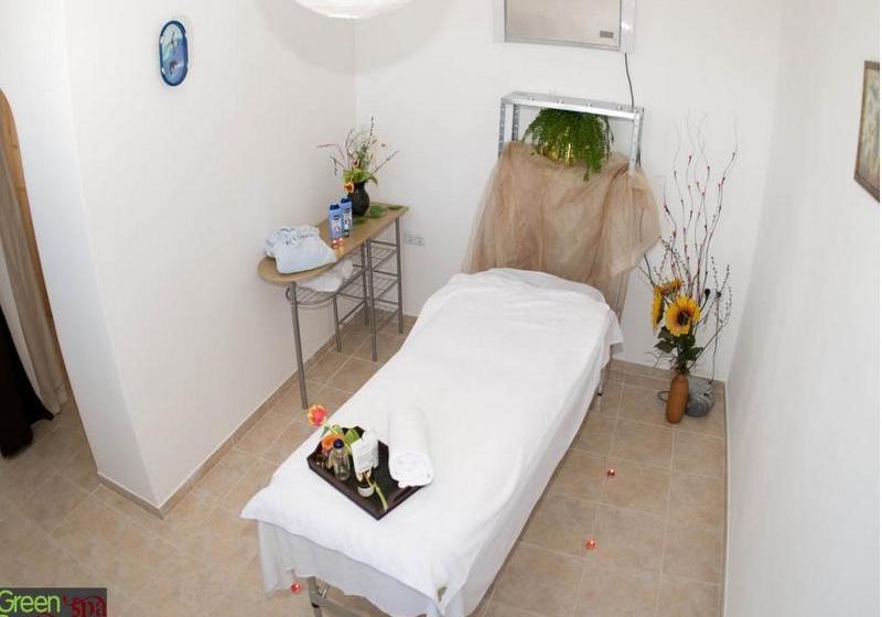 Seven Seasons Hotel & Spa