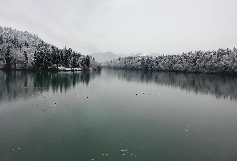 Bed and Breakfast Gostisce Jezero 11