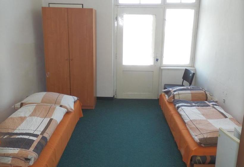 Hostel Ubytovna Pod Mostem 15