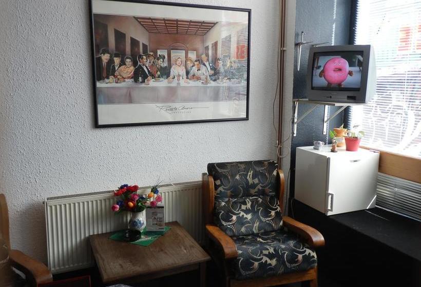 Hostel Ubytovna Pod Mostem 19