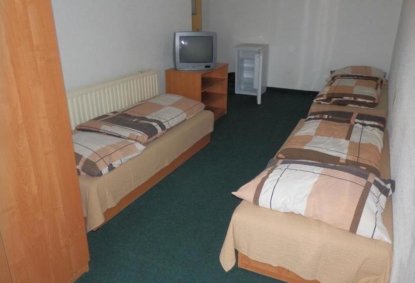 Hostel Ubytovna Pod Mostem 3