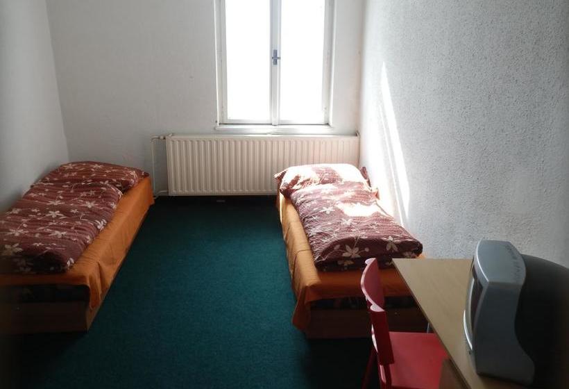 Hostel Ubytovna Pod Mostem 5