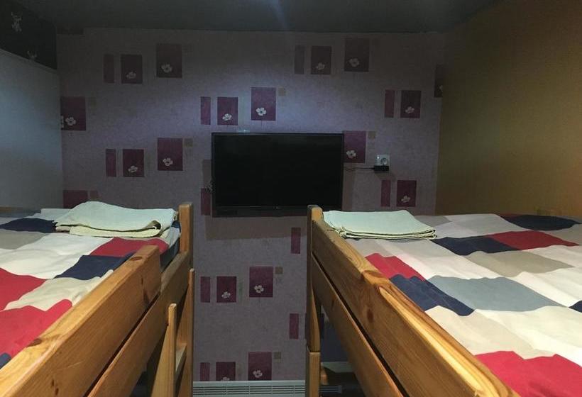 Tolli Hostel & Holiday House