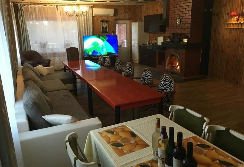 Tolli Hostel & Holiday House 1