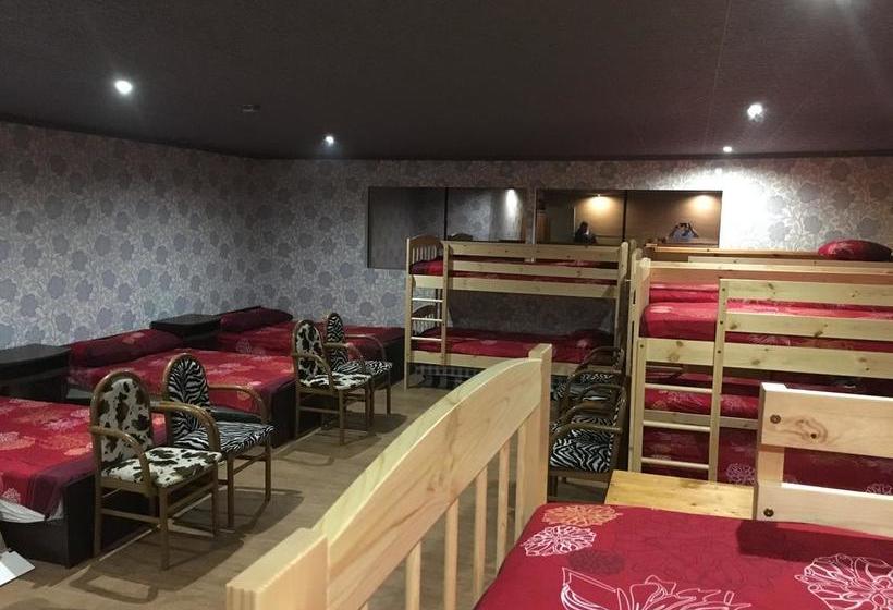 Tolli Hostel & Holiday House 13