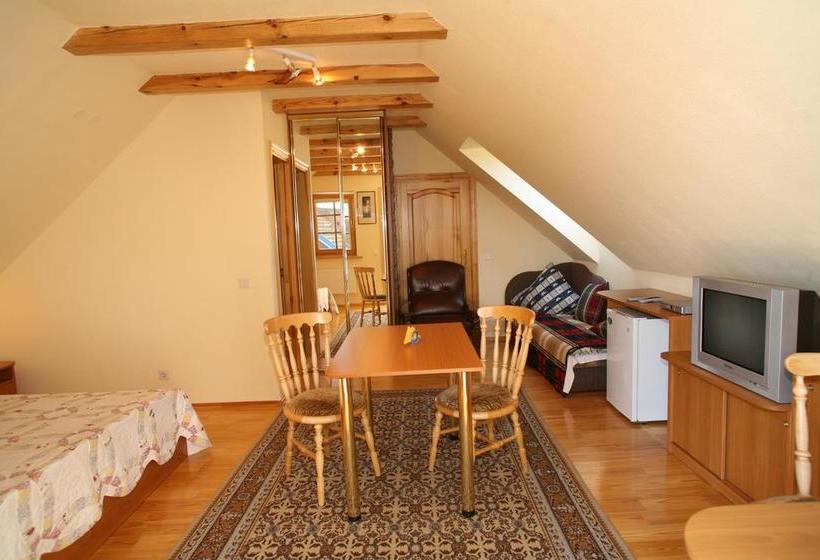 Bed and Breakfast Naglis 14