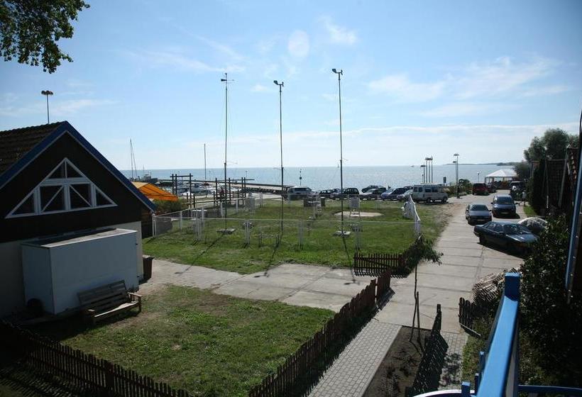 Bed and Breakfast Naglis 16