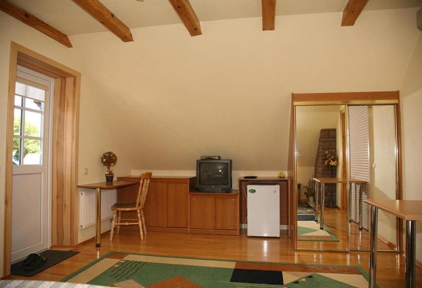 Bed and Breakfast Naglis 17