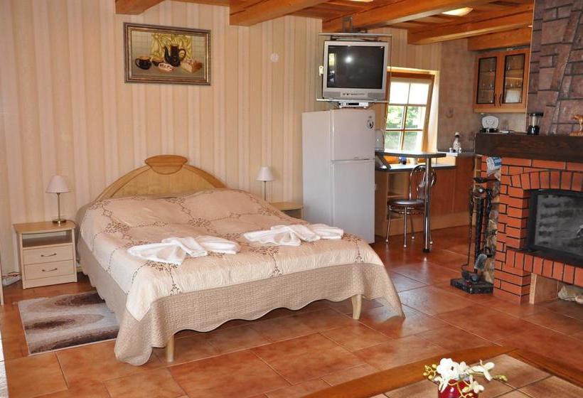 Bed and Breakfast Naglis 5