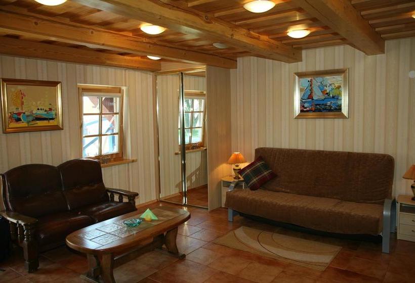 Bed and Breakfast Naglis 8