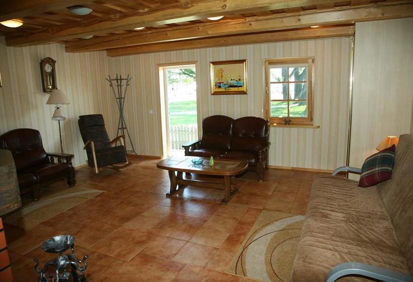 Bed and Breakfast Naglis 9