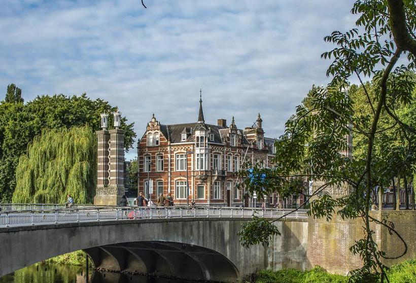 Hotel Bossche Suites Stationsweg