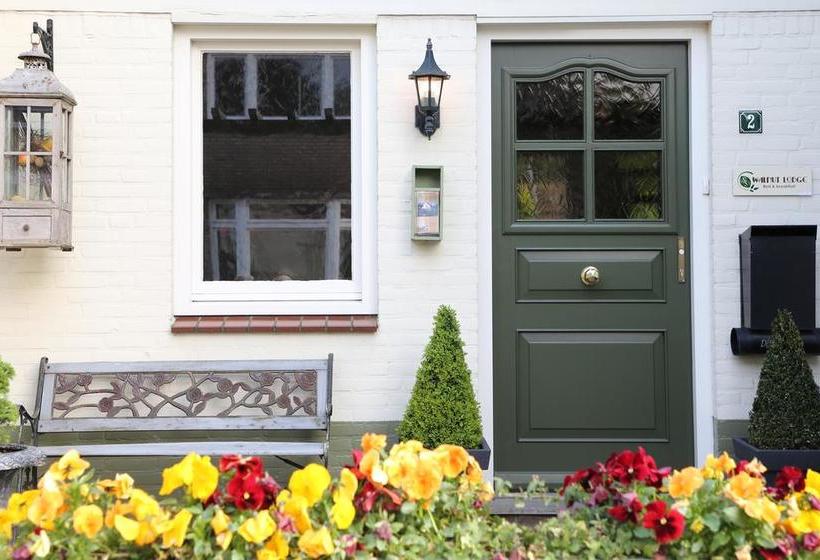 Walnut Lodge Bed & Breakfast 1