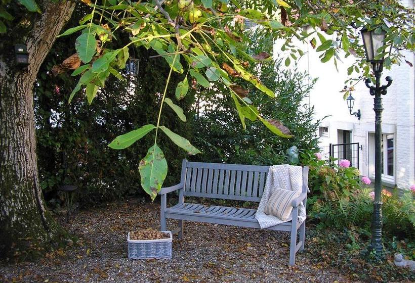 Walnut Lodge Bed & Breakfast 20