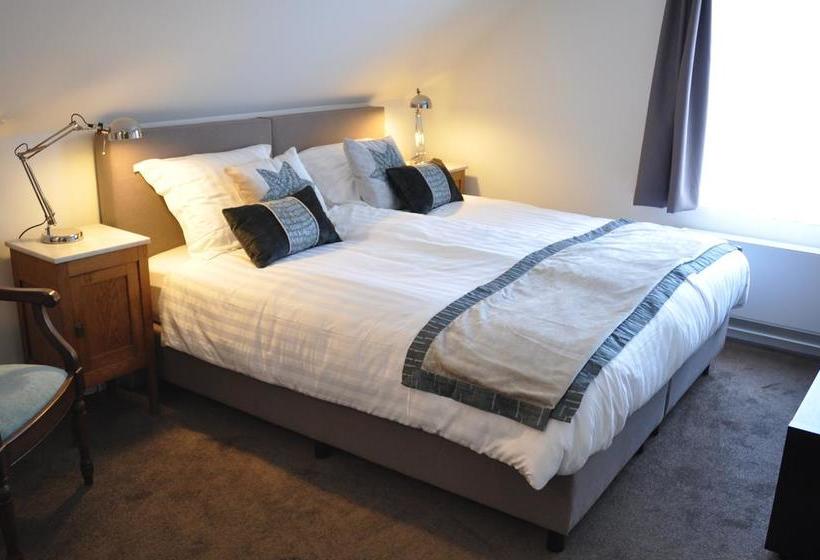 Walnut Lodge Bed & Breakfast 4