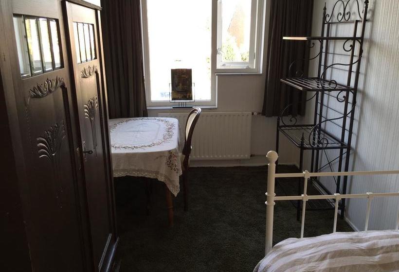 Bed and Breakfast Home Stay Utrecht 16