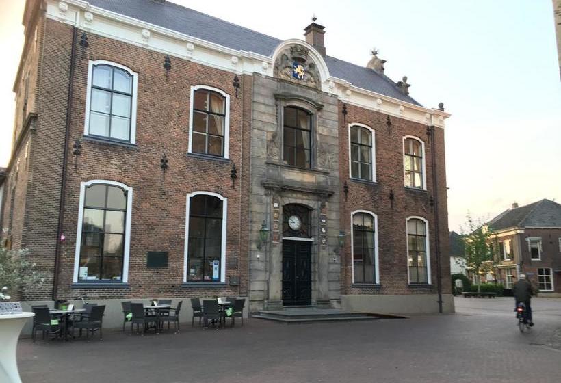 Bed and Breakfast T Shanda Lee 15